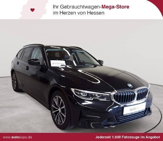 Saphirschwarz metallic Gebraucht 2022 BMW 318 Advantage Kombi | 24.389 € (Fairer Preis) - Bild 1/4