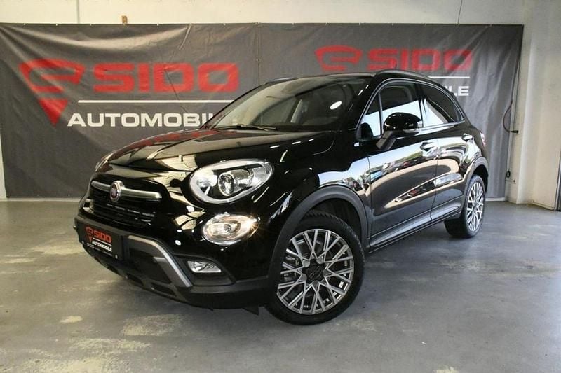 Cinema schwarz metallic Gebraucht 2015 Fiat 500X Cross Plus SUV | 16.980 € (Fairer Preis) - Bild 1/4