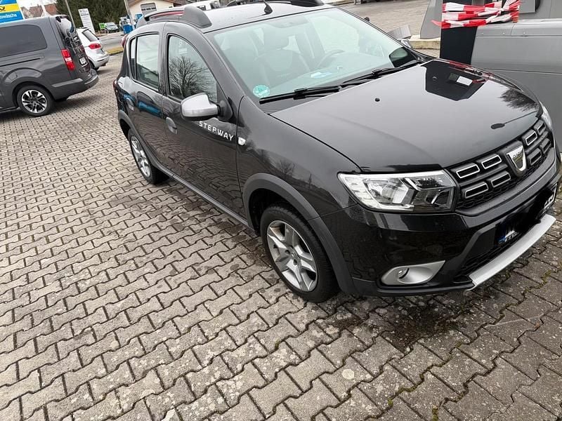 Schwarz Gebraucht 2019 Dacia Sandero Stepway SUV | 9.000 € (Fairer Preis) - Bild 1/4