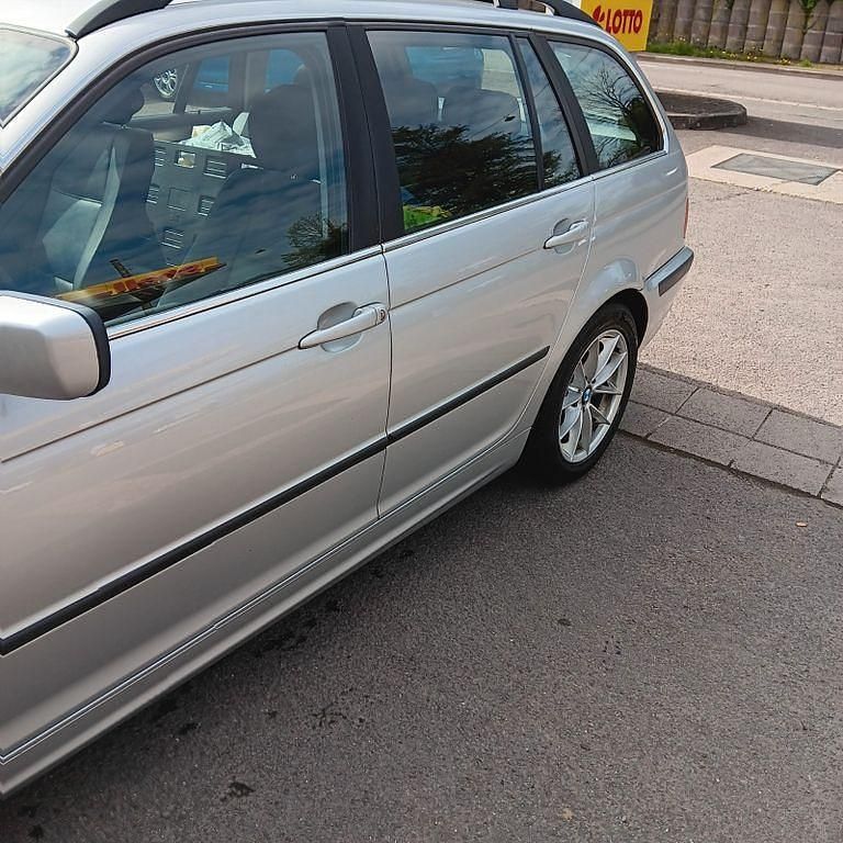 Gebraucht BMW 320 170 PS (125 kW) 2004 Silber Kombi