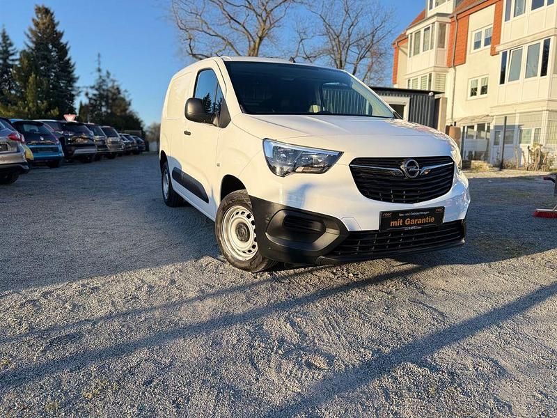Gebraucht Opel Combo S 102 PS (75 kW) 2021 Weiß Van / Kleinbus