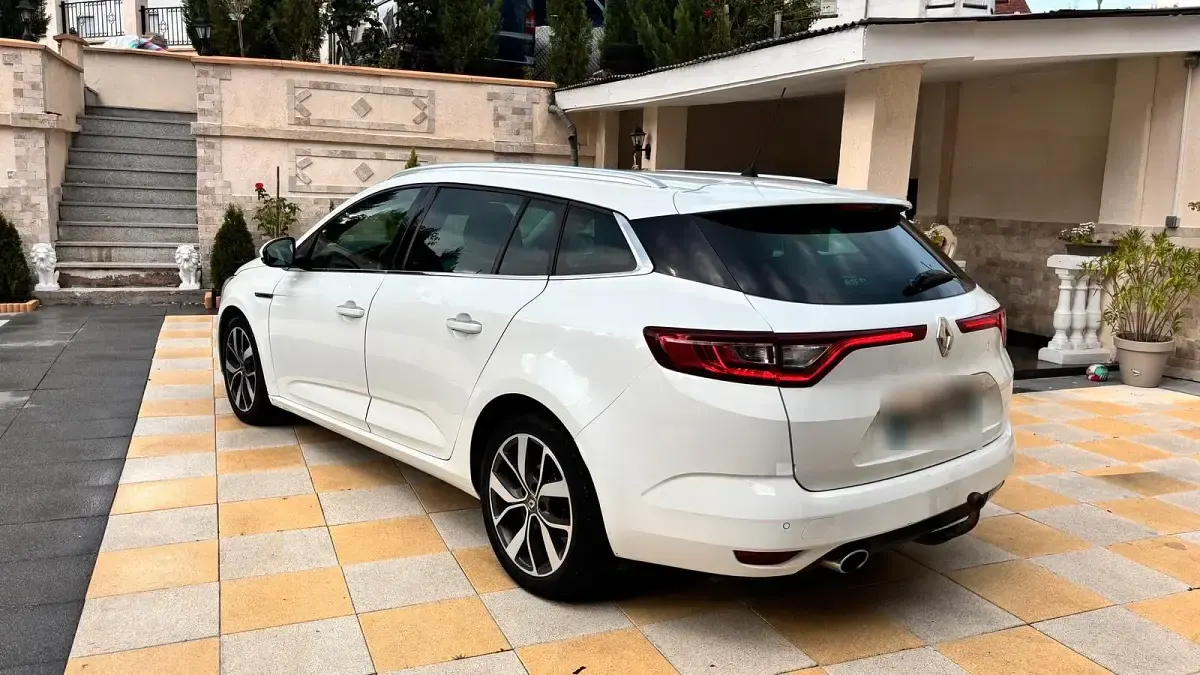 Gebraucht Renault Mégane IV 110 PS (80 kW) 2017 Weiß Kombi
