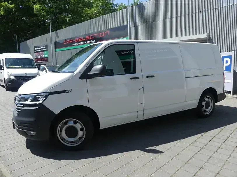 Gebraucht VW T7 204 PS (150 kW) 2024 Candyweiß Van