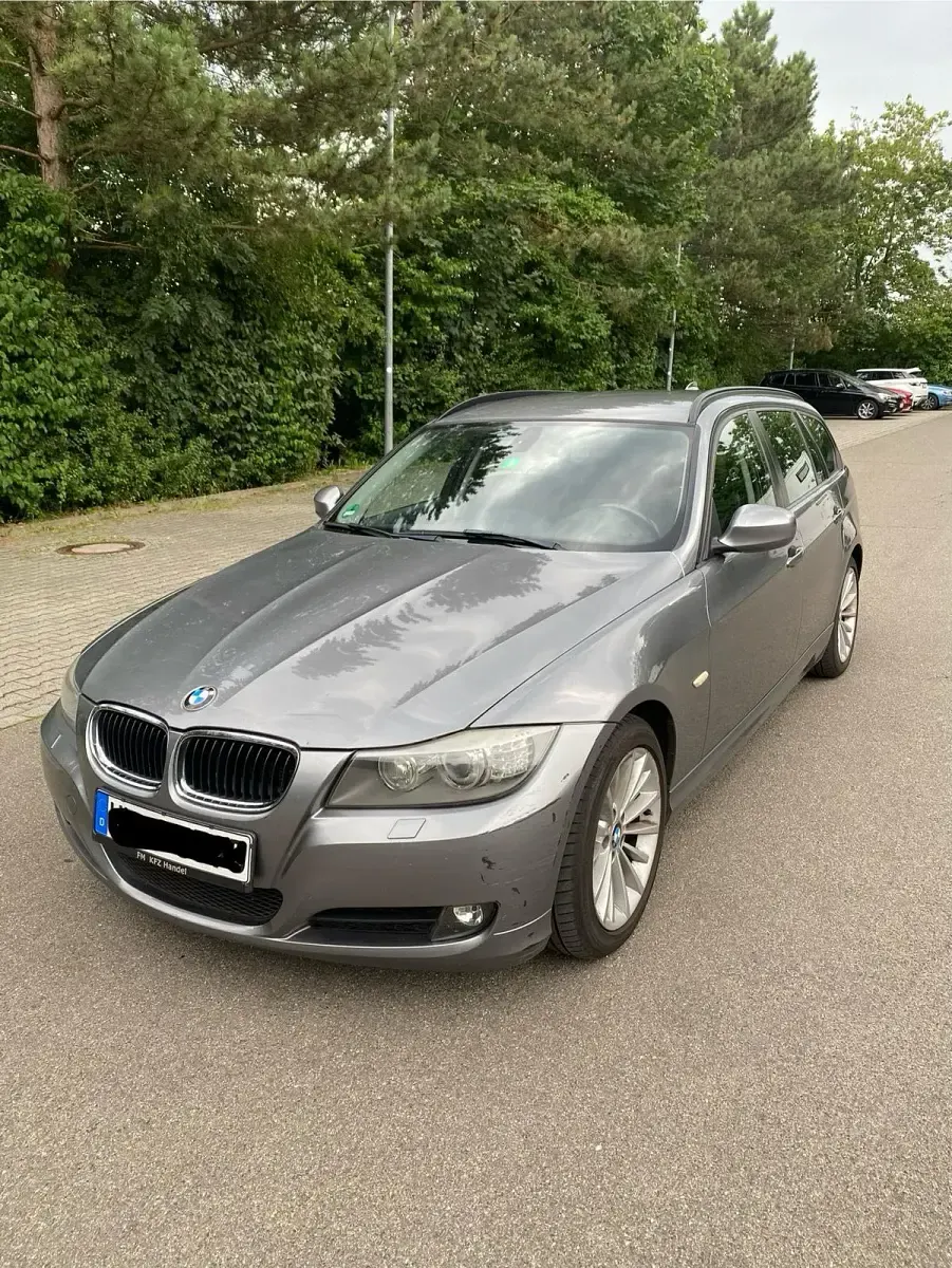 Gebraucht BMW 318 143 PS (105 kW) 2012 Grau Kombi