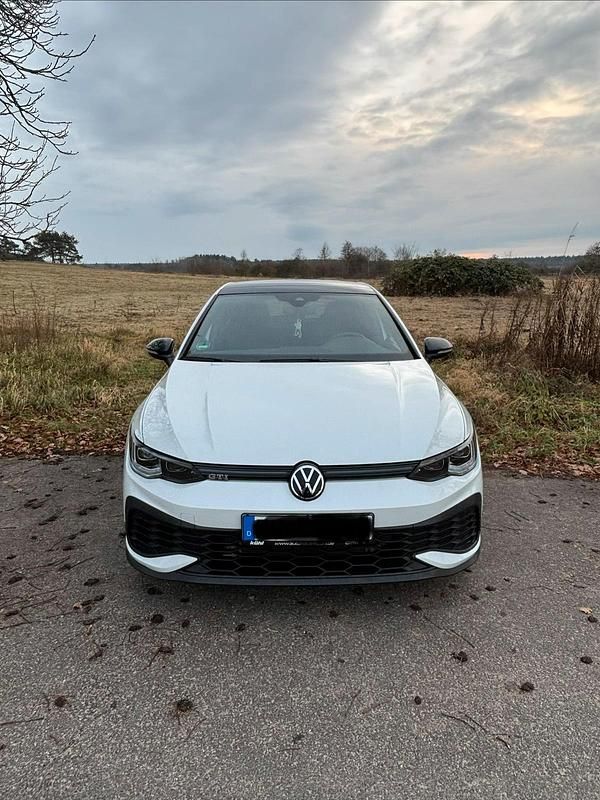 Gebraucht VW Golf VIII 300 PS (220 kW) 2021 Weiß Limousine