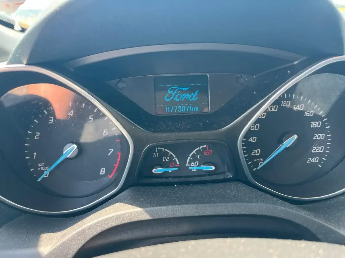Gebraucht Ford C-MAX 100 PS (73 kW) 2014 Silber Van / Kleinbus