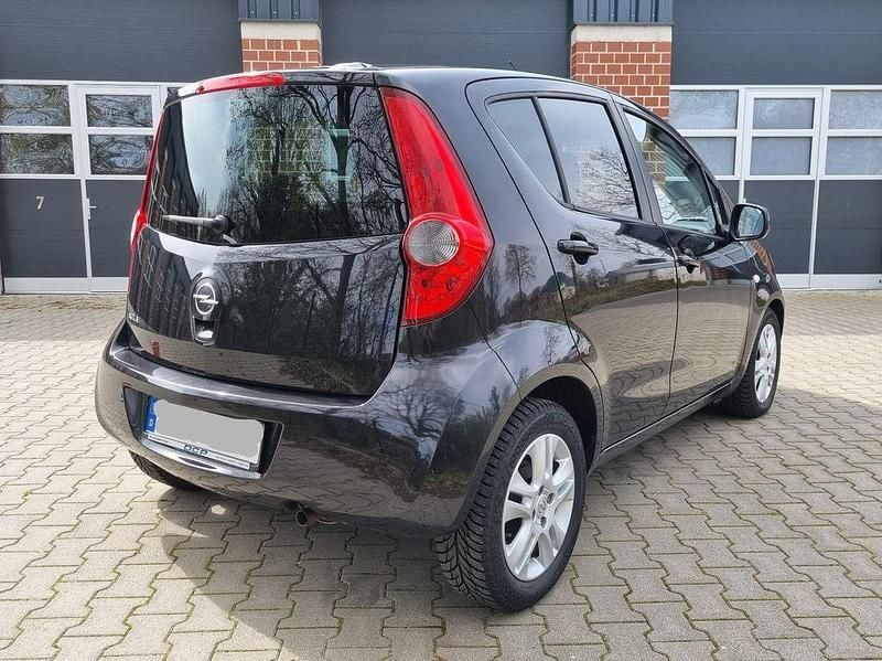 Gebraucht Opel Agila Edition 94 PS (69 kW) 2012 Schwarz Kleinwagen