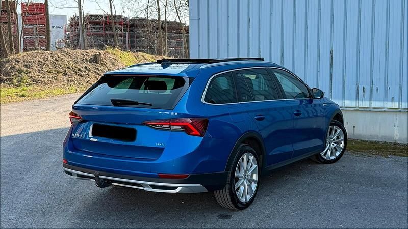 Gebraucht Skoda Octavia 200 PS (147 kW) 2022 Blau Kombi