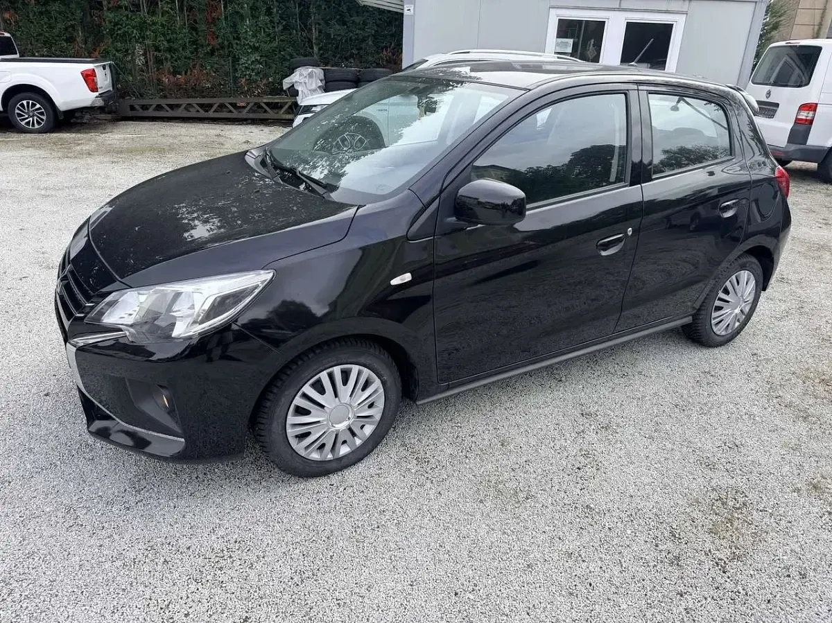 Gebraucht Mitsubishi Space Star Select 71 PS (52 kW) 2022 Magicschwarz (p) Kleinwagen