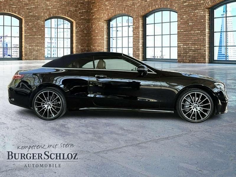 Gebraucht Mercedes E200 197 PS (144 kW) 2023 Schwarz uni Cabrio