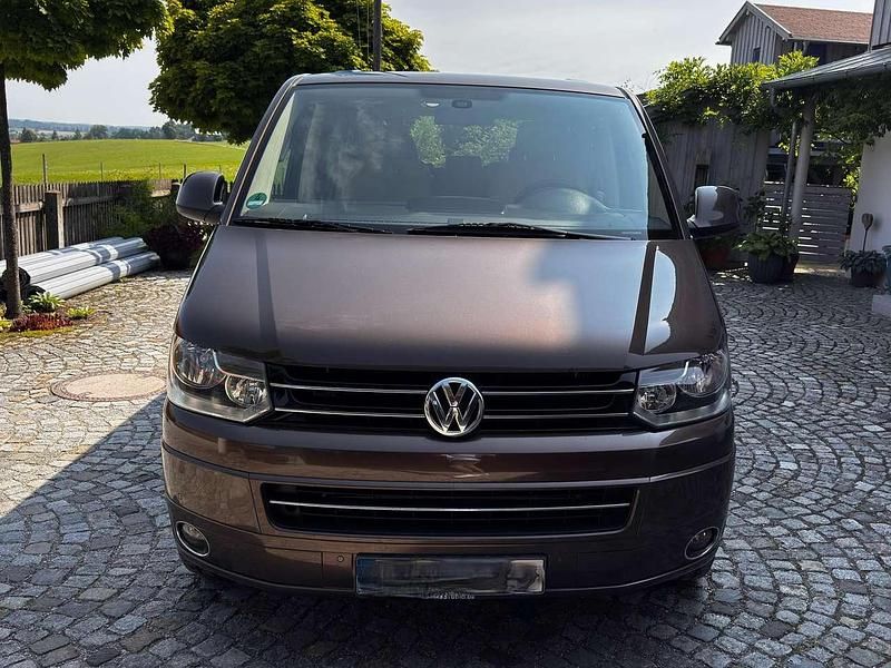 Gebraucht VW Multivan Highline 179 PS (131 kW) 2011 Braun Van