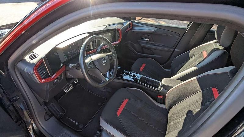Gebraucht Opel Mokka-e GS Line 100 kW (136 PS) 2022 Diamant schwarz SUV