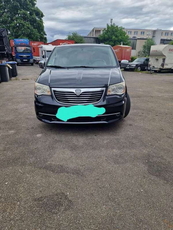 Gebraucht 2012 Lancia Voyager Gold Van / Kleinbus | 12.300 € (Teuer) - Bild 1/4