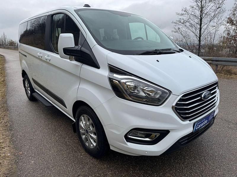 Gebraucht Ford Tourneo 131 PS (96 kW) 2024 Weiß Van / Kleinbus