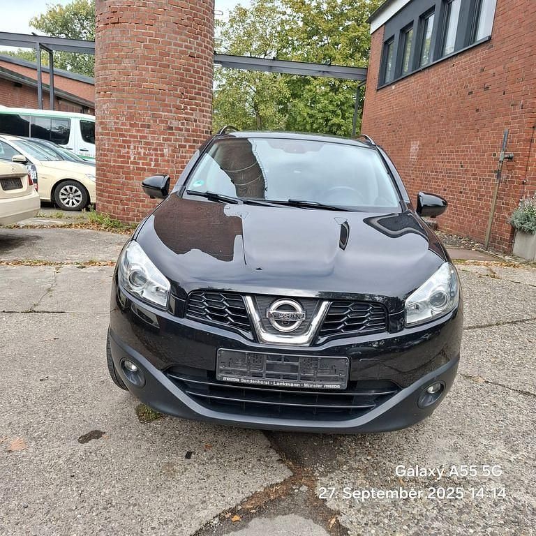 Grau Gebraucht 2014 Nissan Qashqai 360º SUV | 6.990 € - Bild 1/4