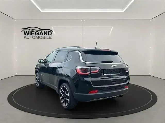 Gebraucht Jeep Compass Limited 140 PS (102 kW) 2018 Schwarz SUV