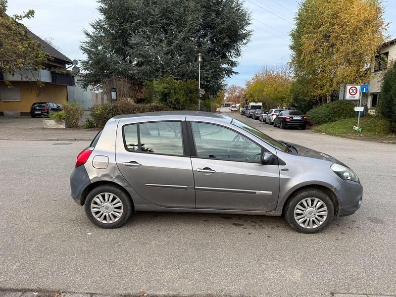 Gebraucht Renault Clio Dynamique 75 PS (55 kW) 2010 Grau Kleinwagen