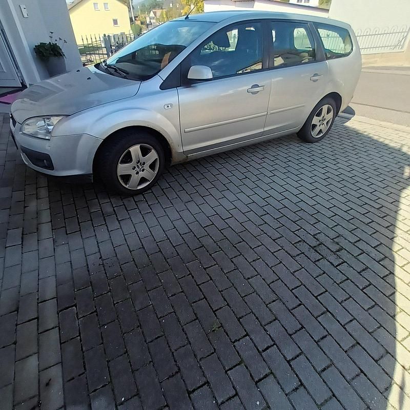 Silber Gebraucht 2007 Ford Focus Kombi | 1.000 € (Superpreis) - Bild 1/2