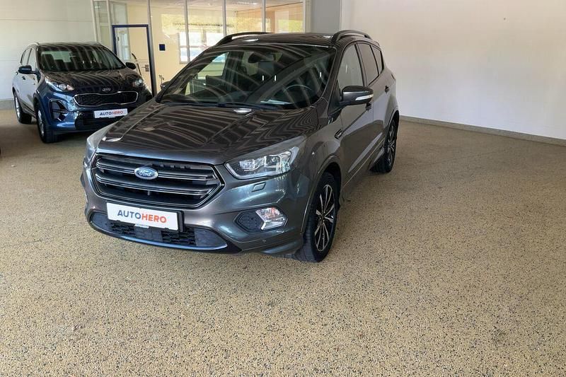 Grau Gebraucht 2018 Ford Kuga ST-Line SUV | 17.510 € (Fairer Preis) - Bild 1/3