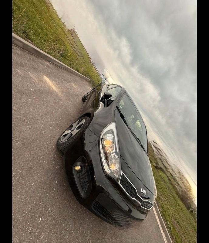 Schwarz Gebraucht 2012 Kia Rio Kleinwagen | 3.800 € (Fairer Preis) - Bild 1/4