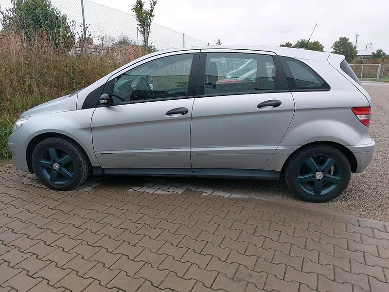 Silber Gebraucht 2007 Mercedes B170 Van / Kleinbus | 2.199 € (Guter Preis) - Bild 1/4