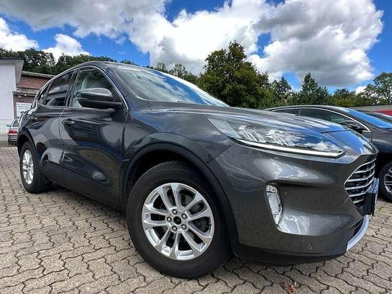 Gebraucht Ford Kuga Titanium 151 PS (111 kW) 2020 Grau SUV