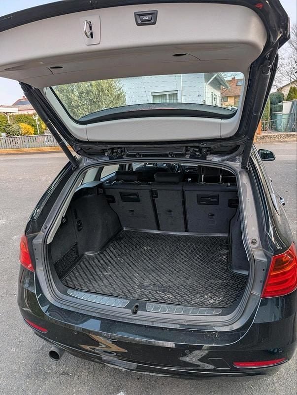 Gebraucht BMW 320 184 PS (135 kW) 2015 Schwarz Kombi