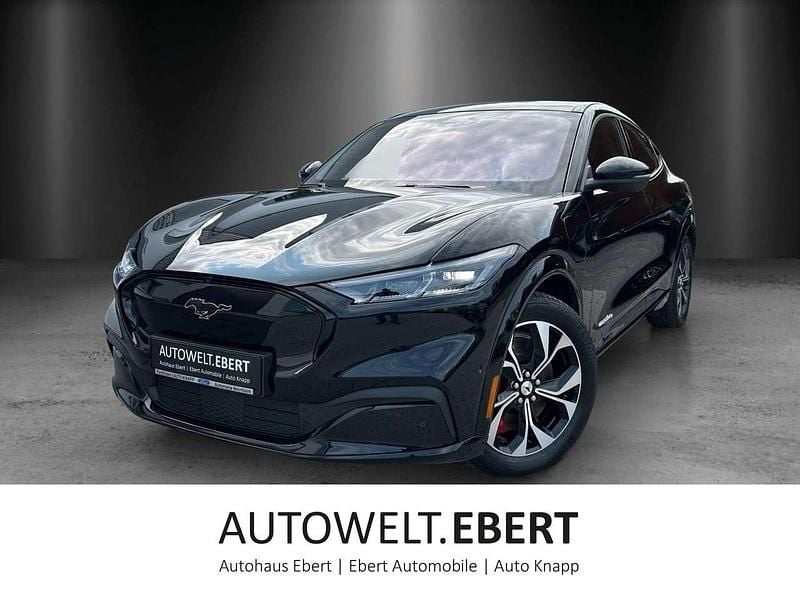 Iridiumschwarz Gebraucht 2022 Ford Mustang Mach-E SUV | 34.440 € (Fairer Preis) - Bild 1/4