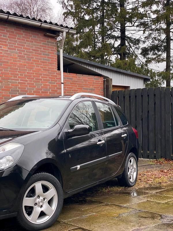 Gebraucht Renault Clio III 101 PS (74 kW) 2008 Schwarz Kleinwagen