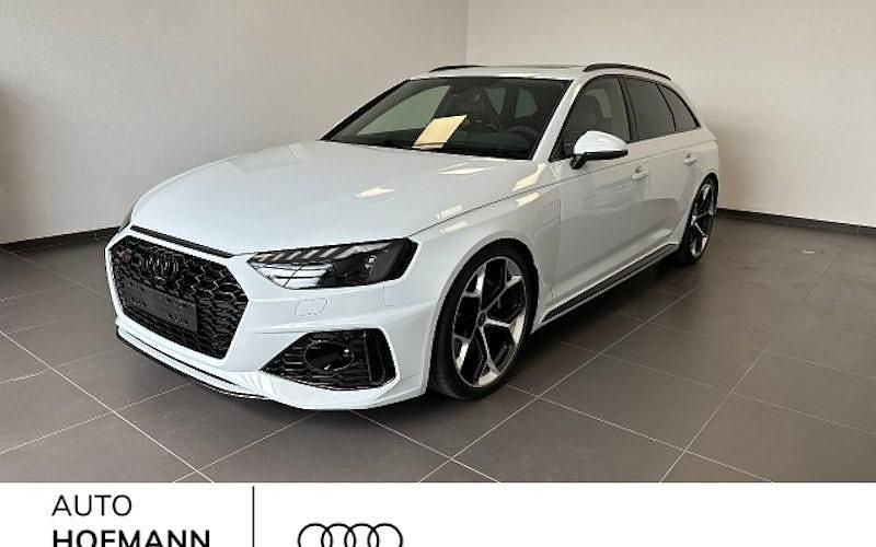 Weiß Gebraucht 2025 Audi RS4 Ambiente Kombi | 95.890 € - Bild 1/4
