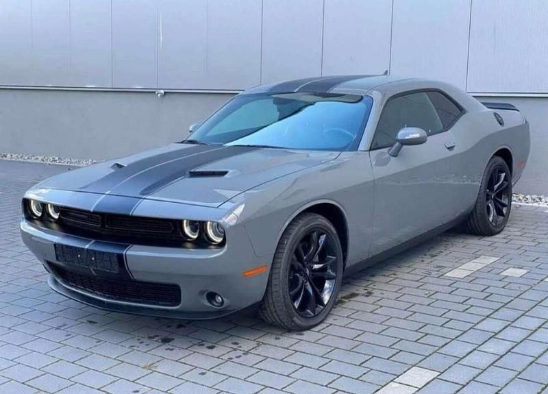 Grau Gebraucht 2018 Dodge Challenger SXT Coupé | 22.200 € (Teuer) - Bild 1/4