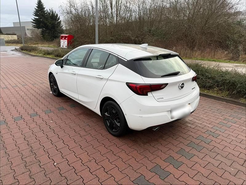 Gebraucht Opel Astra 160 PS (117 kW) 2017 Weiß Limousine