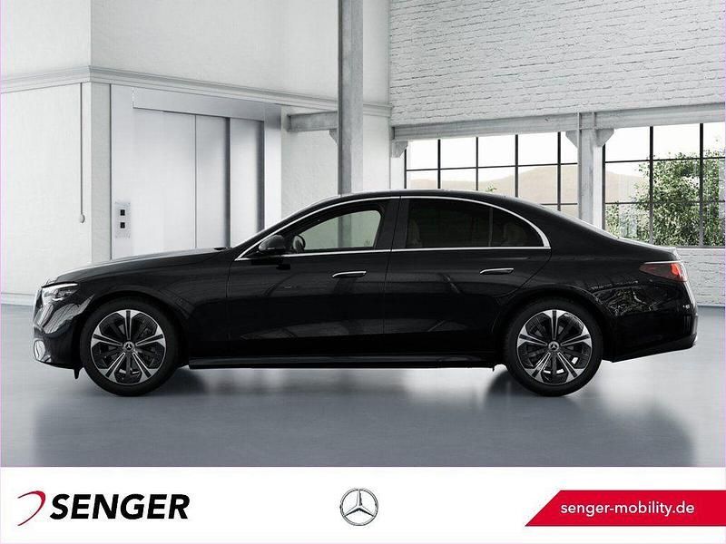 Gebraucht Mercedes E220 Avantgarde 197 PS (144 kW) 2026 Schwarz Limousine