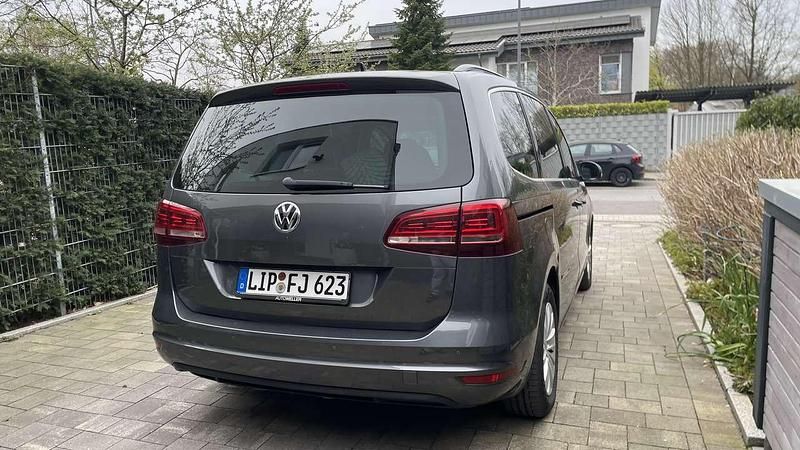 Gebraucht VW Sharan Comfortline 150 PS (110 kW) 2017 Van / Kleinbus
