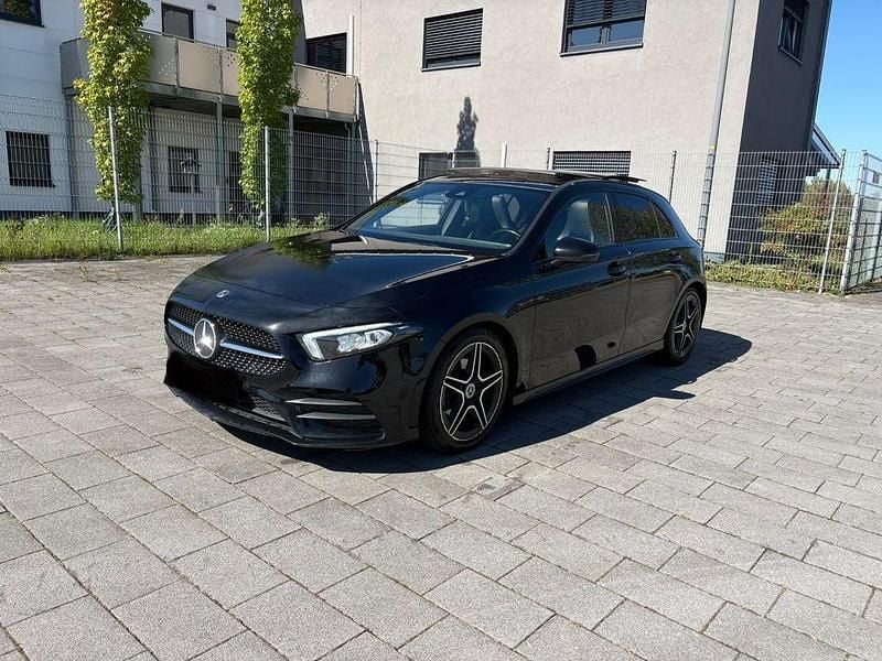 Schwarz Gebraucht 2019 Mercedes A180 AMG Limousine | 16.990 € (Guter Preis) - Bild 1/4