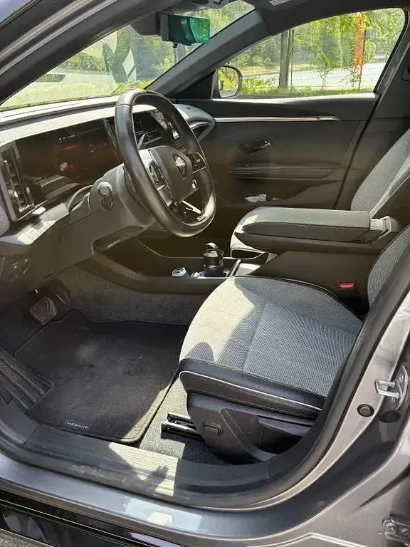 Gebraucht Renault Megane E-Tech Komfort 160 kW (218 PS) 2024 Grau Limousine