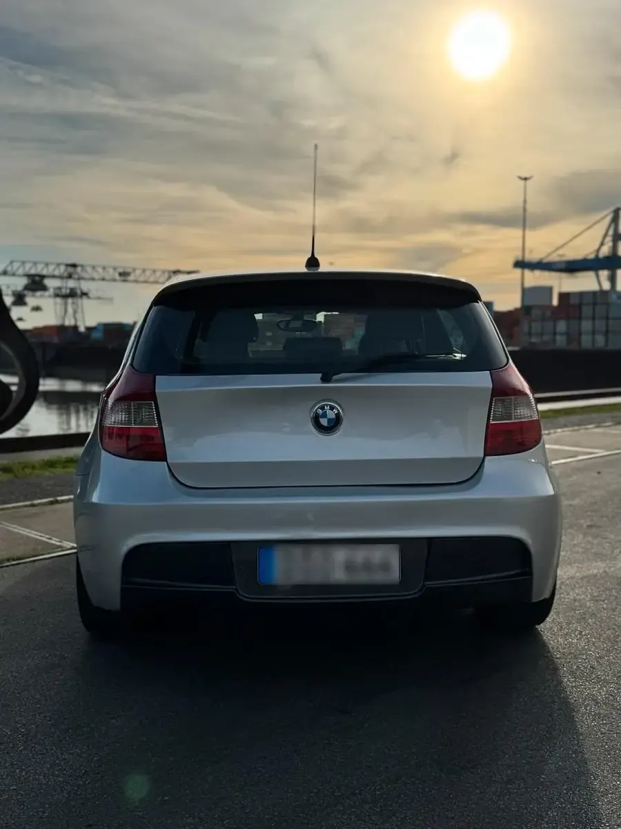 Gebraucht BMW 130 M Sport 265 PS (194 kW) 2006 Silber Kleinwagen