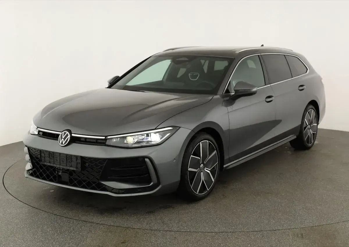 Gebraucht VW Passat R-line 193 PS (141 kW) 2026 Kombi
