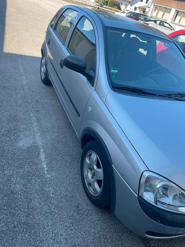 Gebraucht Opel Corsa 75 PS (55 kW) 2001 Silber Kleinwagen