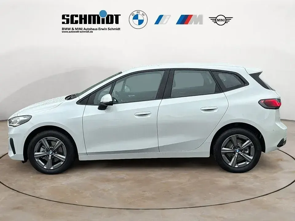 Gebraucht BMW 220 Active Tourer 163 PS (119 kW) 2025 Weiß Van / Kleinbus