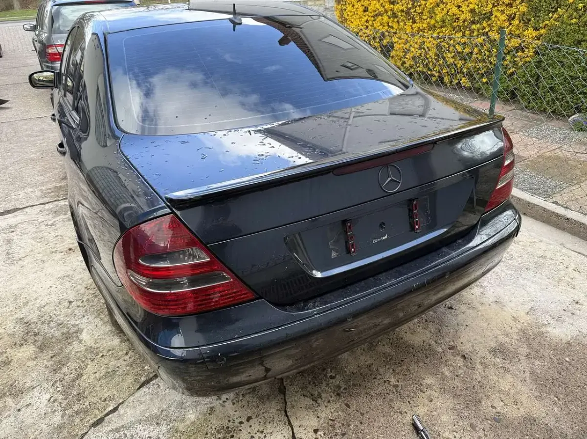 Gebraucht Mercedes E220 Classic 150 PS (110 kW) 2003 Limousine