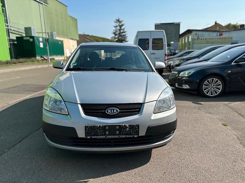 Silber Gebraucht 2006 Kia Rio Limousine | 1.499 € (Guter Preis) - Bild 1/4