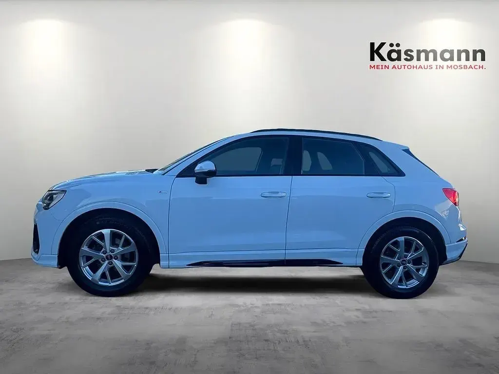 Gebraucht Audi Q3 Ambiente 150 PS (110 kW) 2022 Gletscherweiß metallic (metallic) SUV