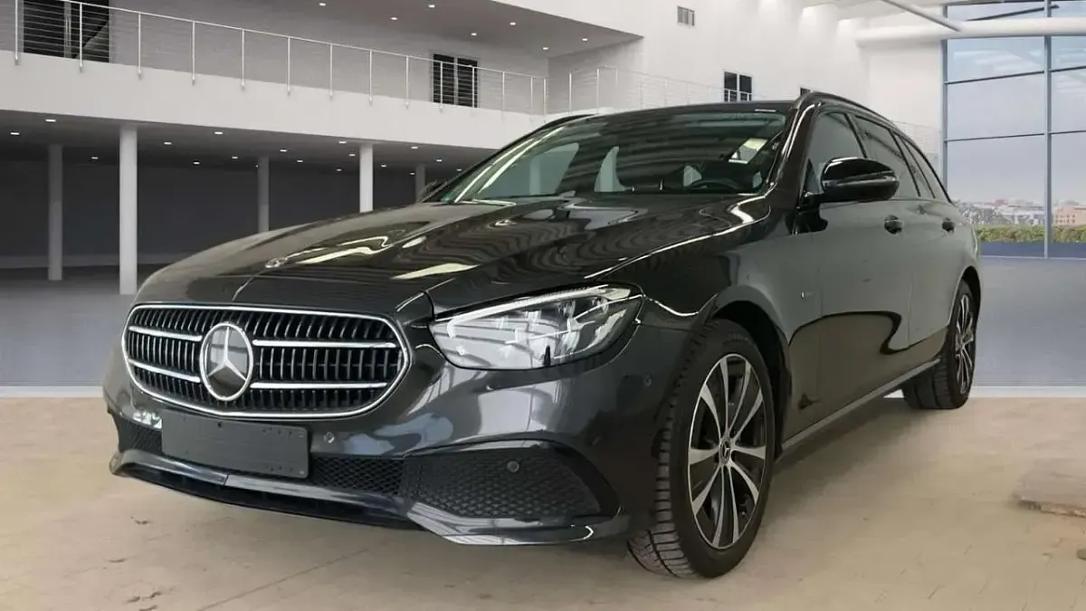 Gebraucht Mercedes E300 Night 320 PS (235 kW) 2021 Graphitgrau (metallic) Kombi