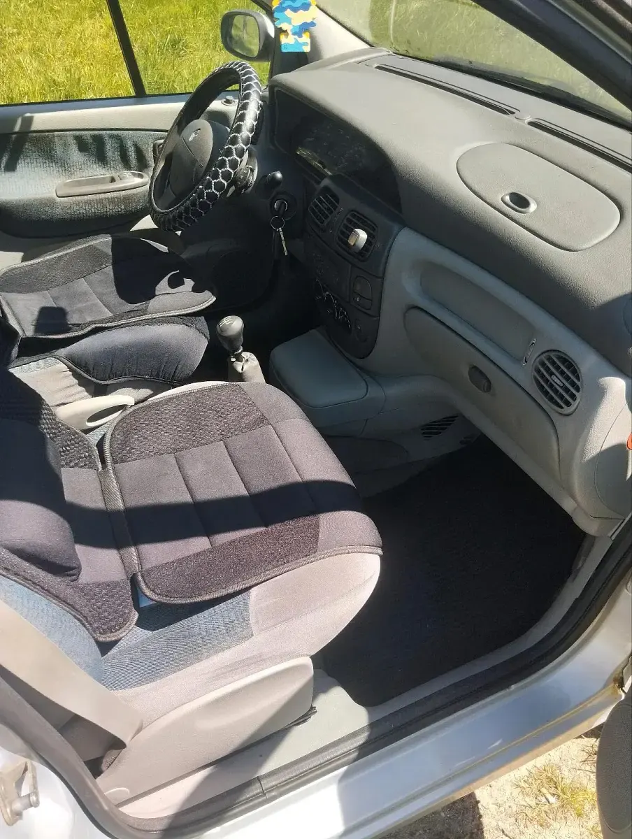 Używany Renault Scénic 95 KM (69 kW) 2002 Szary Minivan