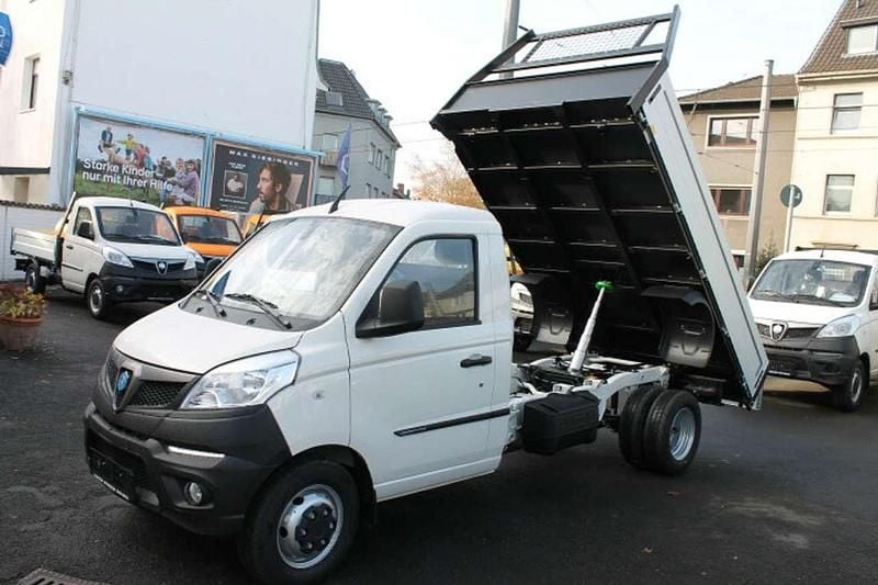 Plaster weiss Neu 2025 Piaggio Porter SUV | 30.950 € (Teuer) - Bild 1/4