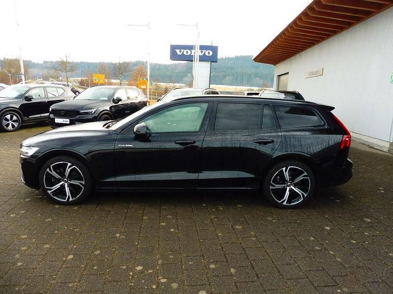 Gebraucht Volvo V60 Plus 197 PS (144 kW) 2023 Schwarz Kombi