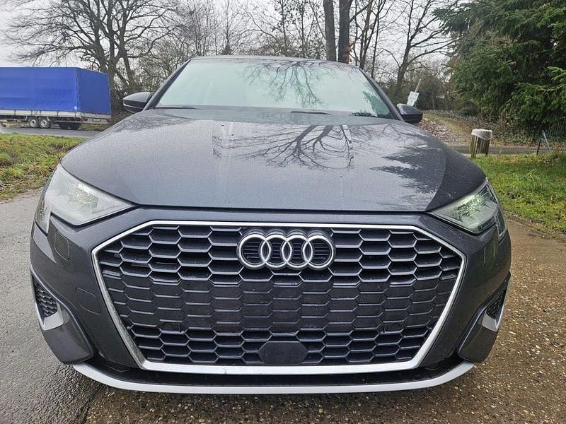 Gebraucht Audi A3 Advanced Plus 110 PS (80 kW) 2021 Grau Limousine