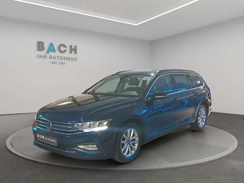 Aquamarinblau metallic Gebraucht 2021 VW Passat Business Kombi | 21.450 € (Fairer Preis) - Bild 1/4