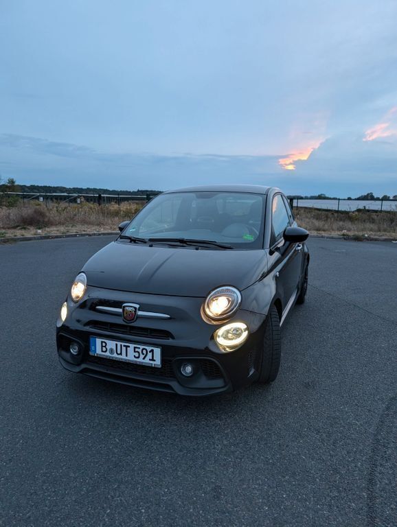 Schwarz Gebraucht 2017 Abarth 595 Kleinwagen | 12.599 € (Guter Preis) - Bild 1/4